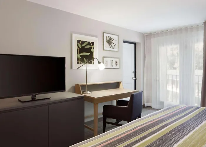 Country Inn & Suites Downtown Convention Center By Radisson, Gatlinburg, Tn